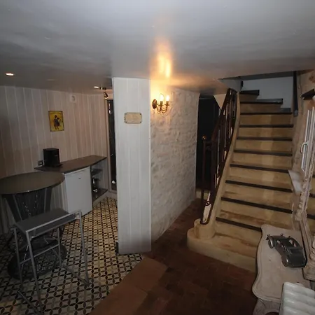 Le Grand Logis - -